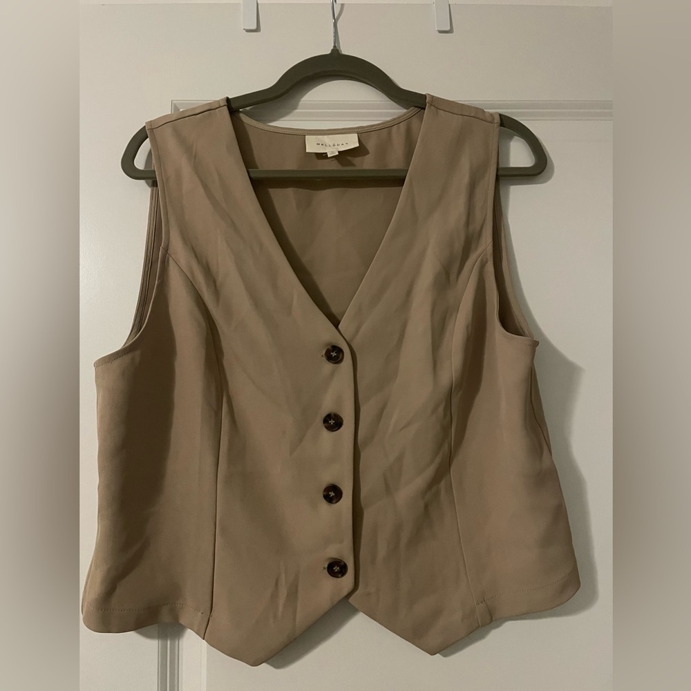 Mellóday Tan Sleeveless Vest